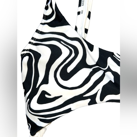 NWT Forever 21 • Bathing Suit, One Piece, Cut out Front and Back, Small - Picture 7 of 7